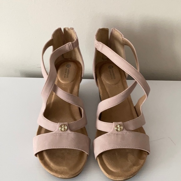 Giani Bernini Shoes - Gian Bernini wedge shoes 8M pink